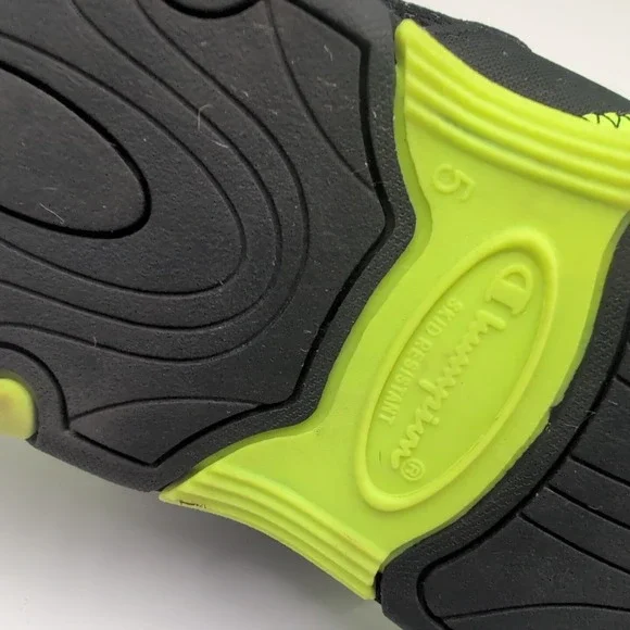 Champion Boys Kids Sandals Shoes Black/Neon Green Strap Closed Toe Size 5 Youth - Picture 11 of 16